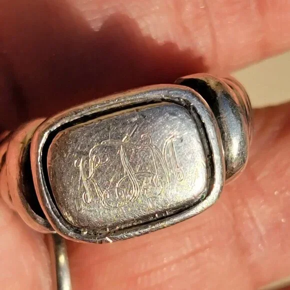 Heavy solid 925 sterling silver vintage engraved monogram ring - Picture 8 of 16